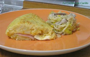 Tortilla De Patatas Rellena De Jamón Cocido Y Queso
