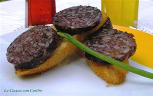 Pincho De Morcilla De Arroz  Con Cebolla Caramelizada
