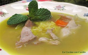 Caldo De Carne Con Curry Y Jengibre
