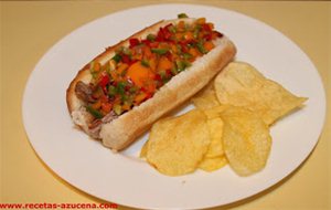 Bocadillos Y Sándwich De Lomo Guisado.
