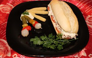 Bocata De Pollo Guisado.
