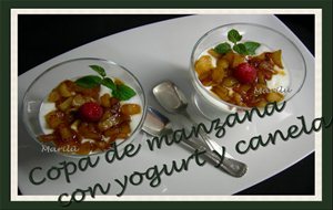 Copa De Manzana Con Yogurt Y Canela
