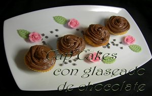 Cup Cakes Con Glaseado De Chocolate
