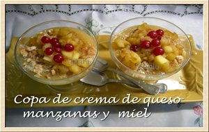 Copa De Crema De Queso, Manzanas Y Miel
