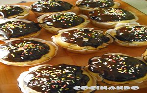 Cupcakes Con Pepitas Y Cobertura De Chocolate
