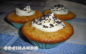 Cupcakes Al Aroma De Azahar Con Frosting De Mascarpone
