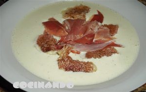 Ajoblanco Con Brevas Y Jamón
