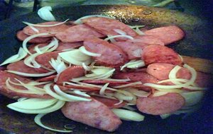 Linguiça Calabresa Acebolada
