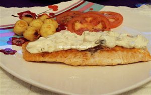 Salmón Con Salsa De Alcaparras Y Queso Crema
