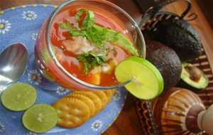 Sopa Fría De Tomate Y Aguacate

