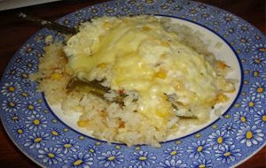 Chile Relleno Sobre Cama De Arroz Blanco
