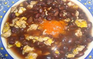 Huevo Revuelto Con Frijoles De La Olla
