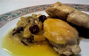 Pollo Con Salsa De Naranja Y Pasas
