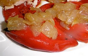 Pimientos Del Piquillo Con Bonito Y Cebolla Caramelizada
