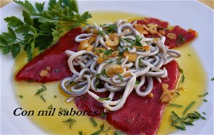 Ensalada De Pimientos Del Piquillo  Y Gulas
