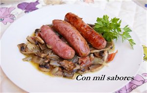 Salchichas Frescas Con Champiñones Y Jamón
