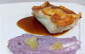 Mero Con Salsa De Lima Y Puré De Patata Violeta
