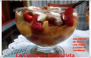 Macedonia De Frutas Con Yogur Y Crema De Cacahuete
