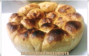 Brioche De Suero De Yogur Relleno De Turrón
