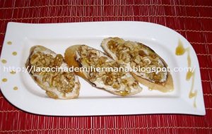 Tostas De Paté De Queso Con Nueces Y Miel
