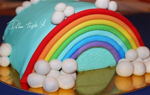 Tarta Piñata - Rainbow Pinata Cake
