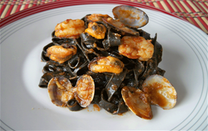 Pasta Fresca De Sepia Con Salsa De Marisco