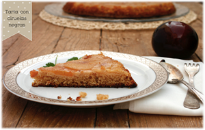 Tarta Con Ciruelas Negras Suave Y Melosa
