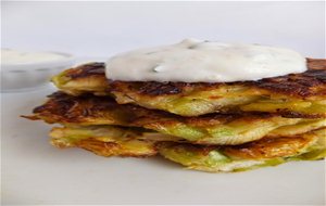 Tortitas De Puerro Con Crema Agria De Limón De Smitten Kitchen
