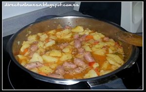 Patatas Guisadas Con Salchicha Fresca
