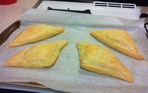 Empanadas De Hoja Y Queso (8 Unidades)
