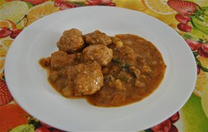 Albóndigas Con Salsa De Verduras
