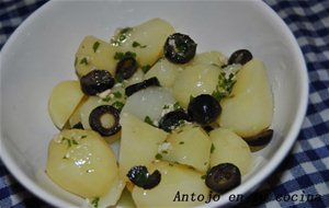 Patatitas Al Pesto Con Aceitunas Negras, La Guarnición Perfecta
