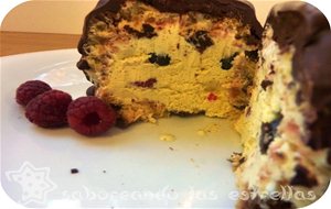 Bomba De Panettone Y Helado
