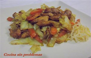 Pollo Con Col Y Otras Verduras Al Estilo Chino.
