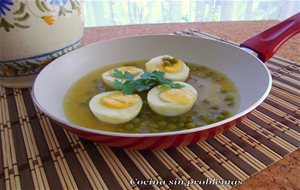 Huevos En Salsa Verde Con Guisantes.
