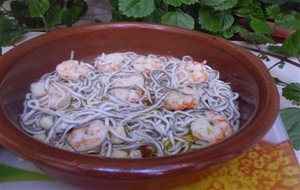 Ajillo De Gambas Con Angulas
