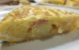 Tortilla De Salchichas  Y Queso
