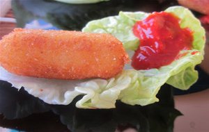 Croquetas De Bacalao Ahumado Con Salsa De Piquillos
