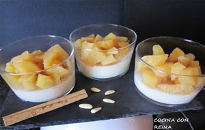 Vasitos De Cuajada Con Manzanas En Compota De Dieta

