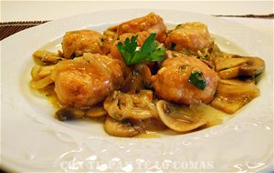 Albóndigas De Pollo Con Champiñones
