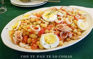 Ensalada De Garbanzos Con Calamares
