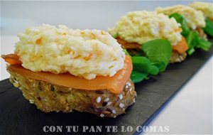 Pinchos De  Salmón Ahumado Y Surimi 
