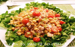 Ensalada De Garbanzos Con Atún Y Canónigos
