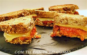 Sandwich De Sobrasada, Miel Y Queso De Mahón
