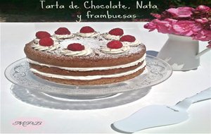 Tarta De Chocolate, Nata Y Frambuesas
