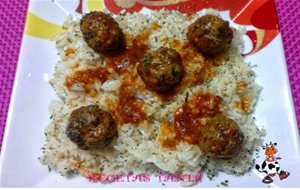 Albóndigas Con Arroz Blanco
