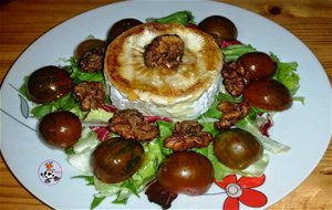 Ensalada Con Queso Brie A La Plancha
