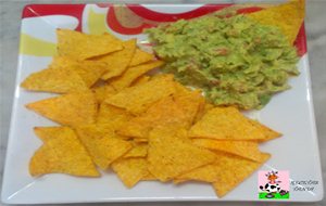 Nachos Con Guacamole
