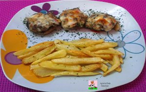 Champiñones Rellenos Y Papas Fritas
