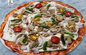 Pizza Con Tomatitos Cherrys
